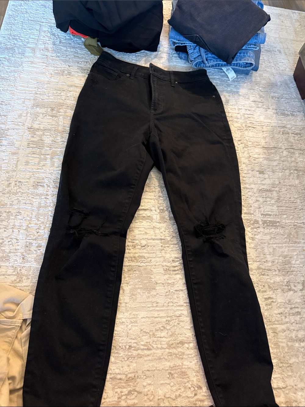 Black Ripped Skinny Jeans